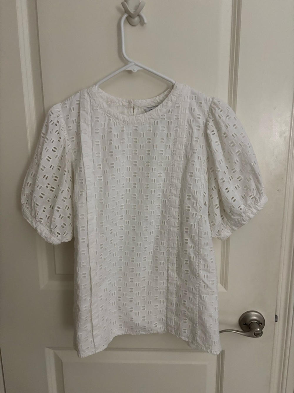 Elizabeth and James White Eyelet Puff-Sleeve Blouse